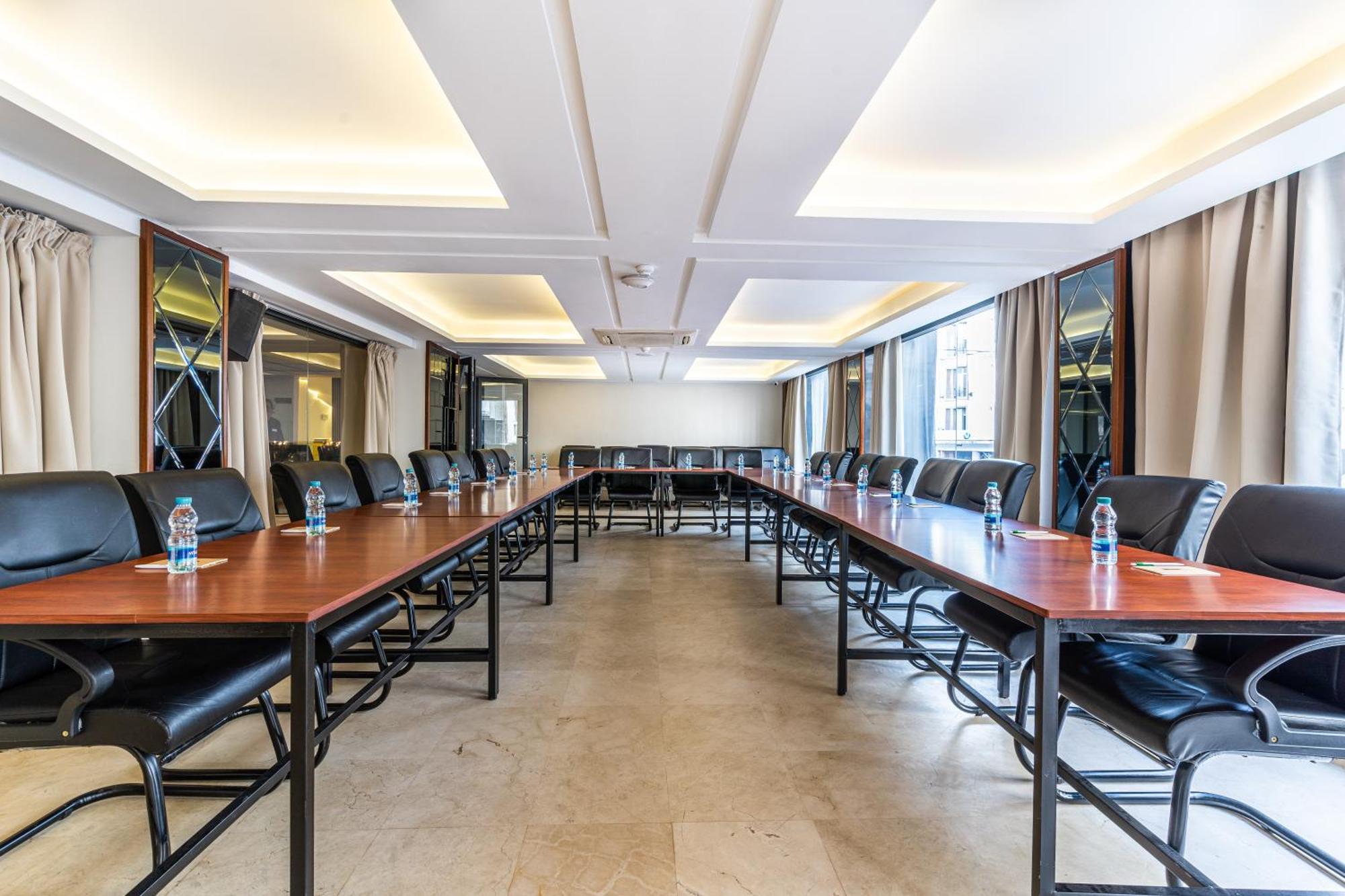 One Hotel 카사블랑카 외부 사진 The meeting room of the African Union