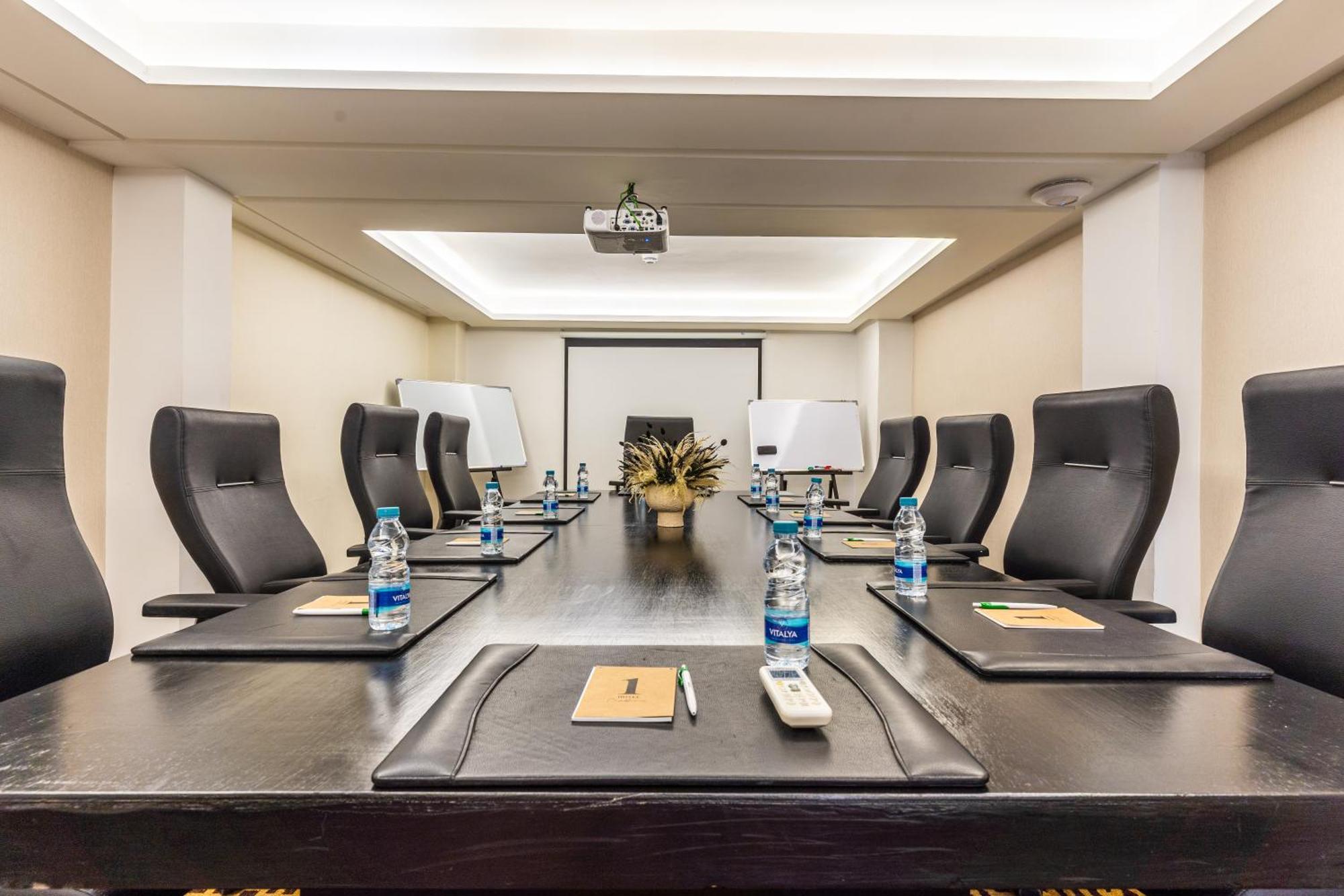 One Hotel 카사블랑카 외부 사진 Meeting room at the hotel